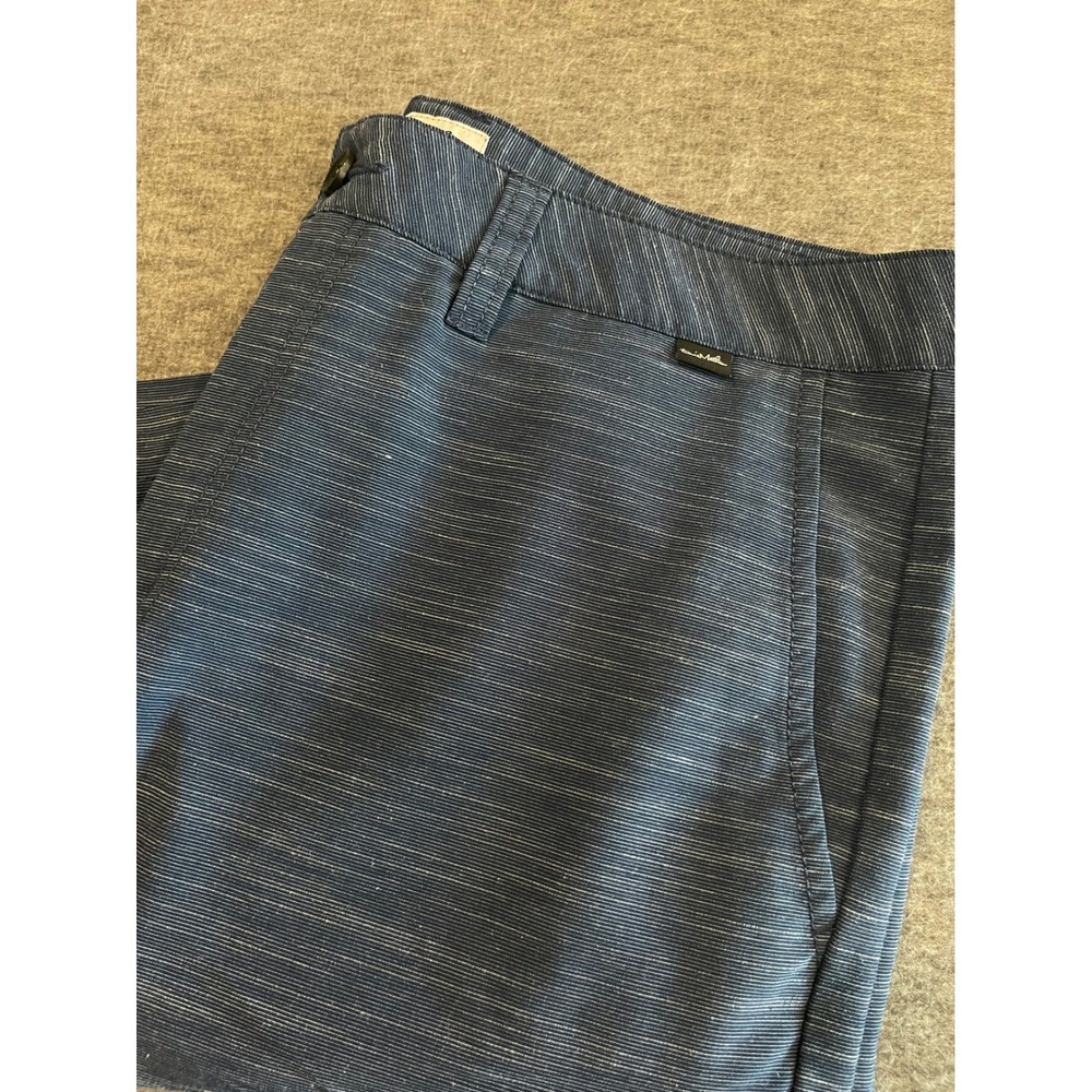 Travis Mathew Golf Shorts Hybrid Heather Blue Casual Walking Shorts Size 34 - Picture 3 of 13
